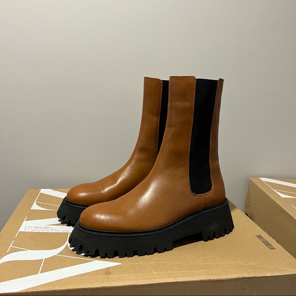 {Zara} New Lug Sole Genuine Leather Boots (11)